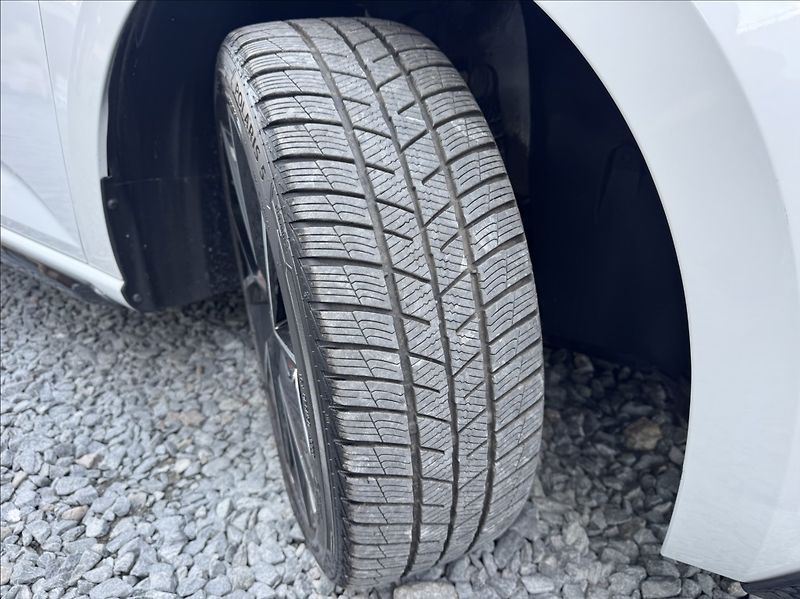 Škoda Scala 1,5 TSI MonteCarlo DPH 1maj ČR - fotka 47 z 50