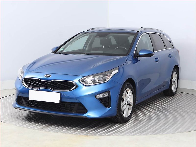 Kia Ceed (2020) 1.4 T-GDI, Automat, Serv.kniha - fotka 2 z 18
