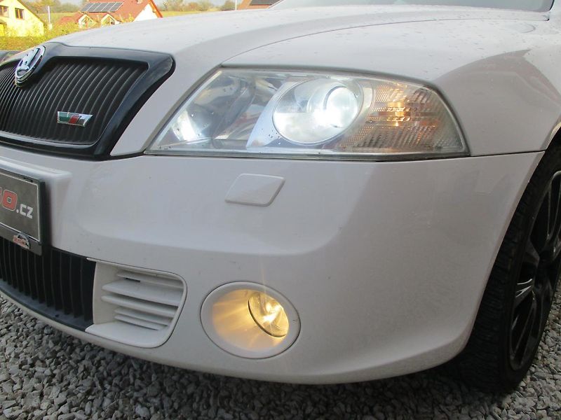 Škoda Octavia 2.0 TFSi RS +SADA KOL - fotka 32 z 35