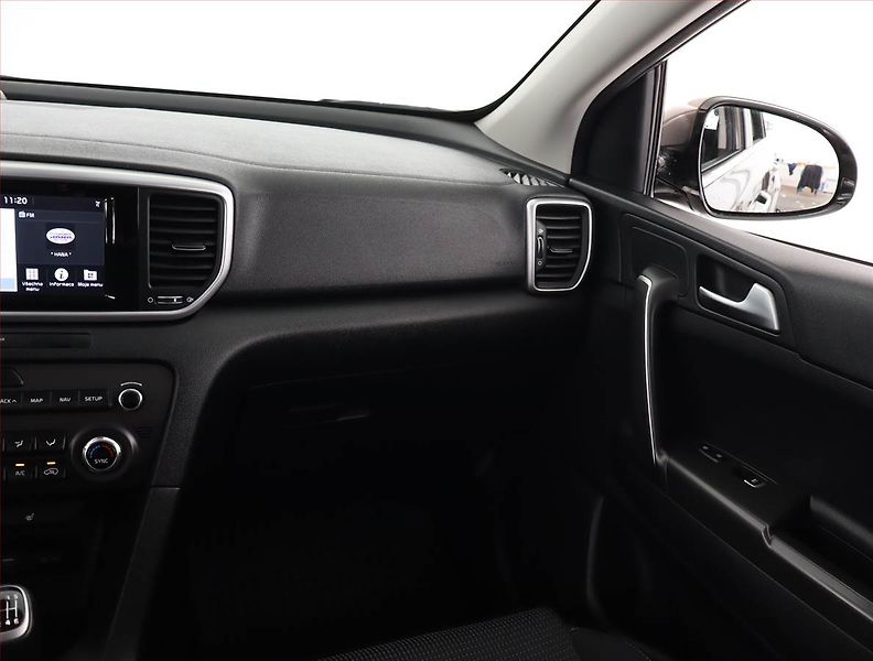 Kia Sportage (2019) 1.6 GDI, Navi, Tempomat - fotka 8 z 21