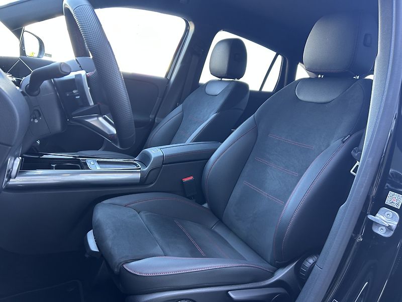 Mercedes-Benz GLA 200d 4MATIC AMG Style Edition - fotka 11 z 27