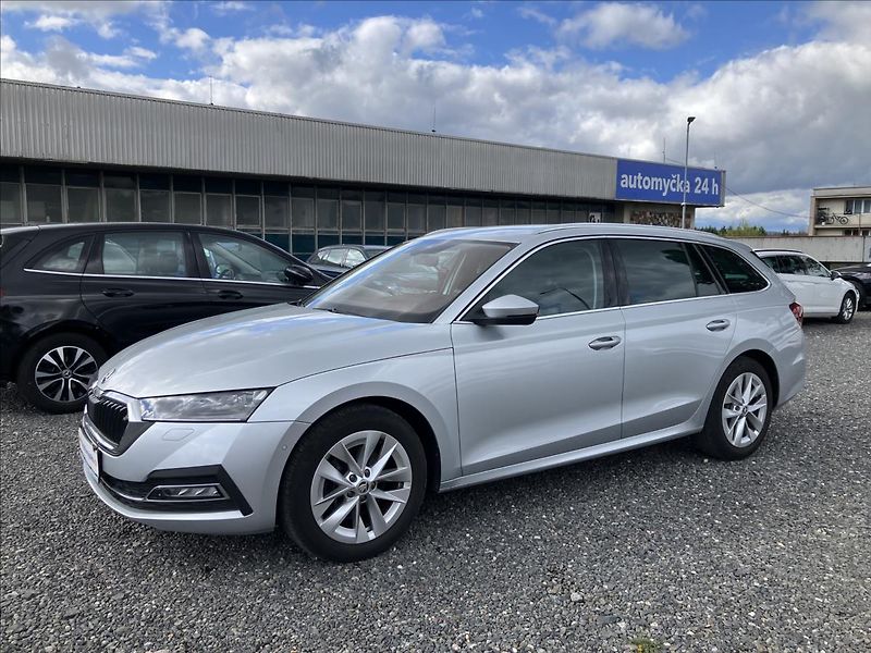 Škoda Octavia 2,0 TAŽNÉ,KŮŽE,MATRIX-BEAM - fotografie inzerátu