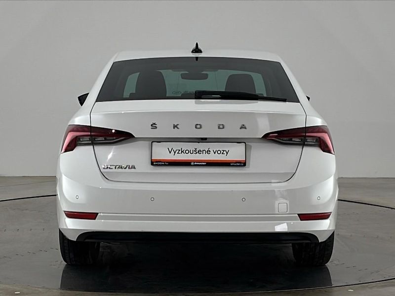 Škoda Octavia Ambition - fotka 17 z 28