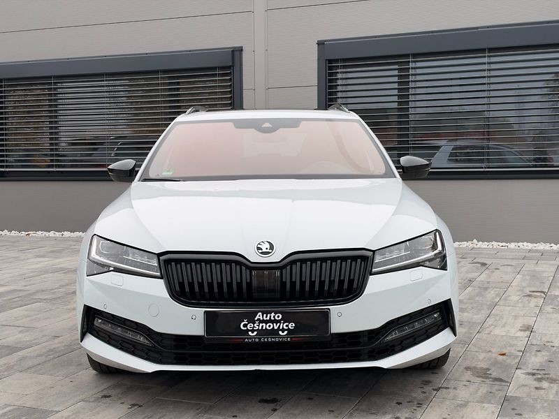 Škoda Superb (2021) Sportline 2.0 TSI 4x4 DSG - fotka 2 z 39