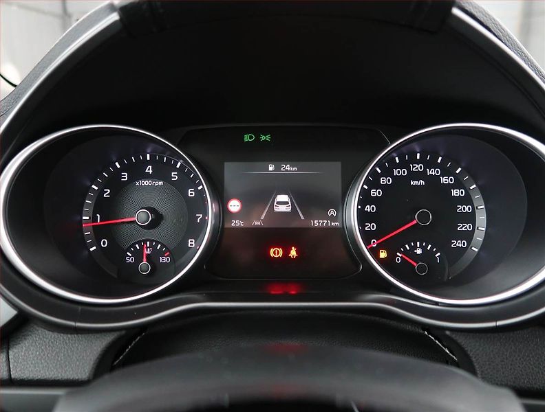 Kia Ceed (2024) 1.5 T-GDI - fotka 11 z 22