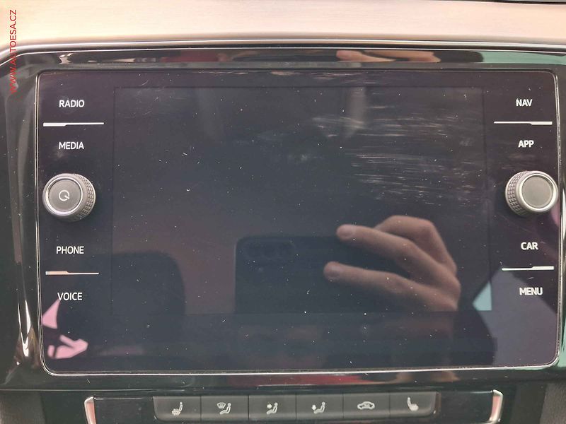 Volkswagen Passat (2020) 2.0TDI, ČR, Navi, LED, AC - fotka 14 z 20