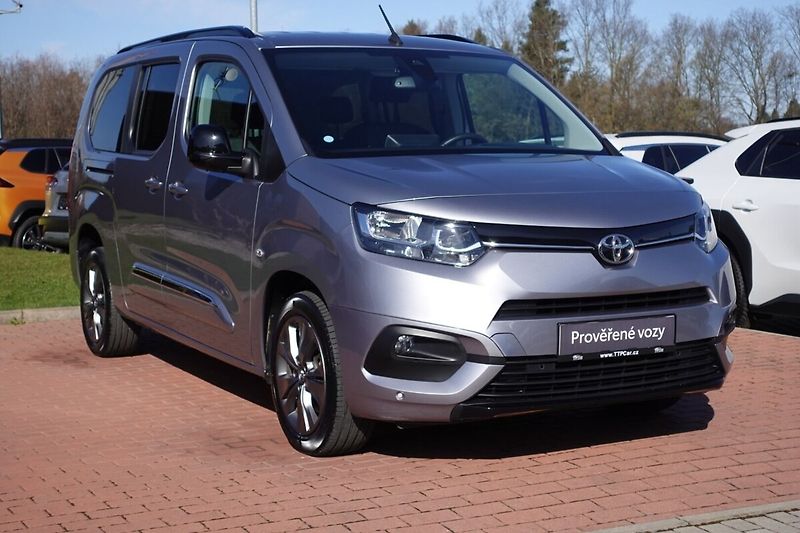 Toyota ProAce City Verso 1.5 D4-D 130 - 8 AT Family 7S - fotka 3 z 33