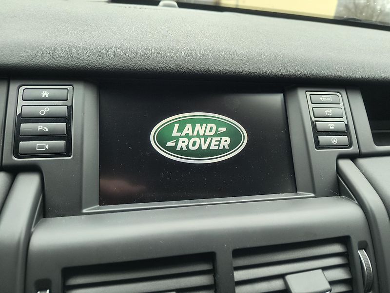 Land Rover Discovery Sport 2.0 TD4 4X4 NAVI/AC/KAMERA/ALU - fotka 34 z 43