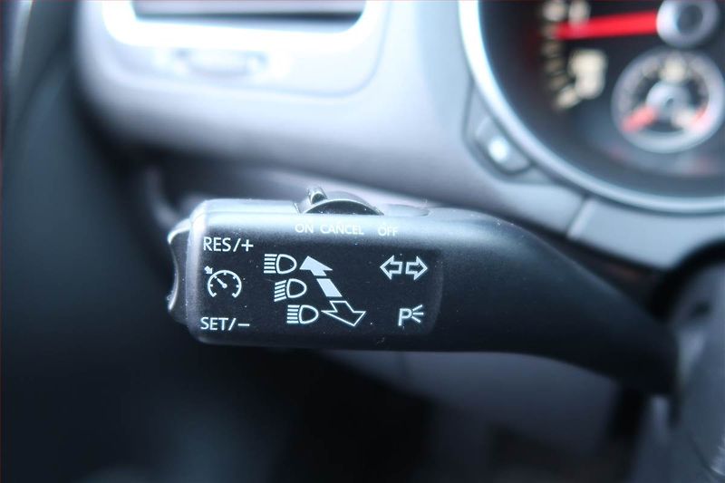 Volkswagen Golf (2009) 1.6 TDI, Tempomat - fotka 18 z 19