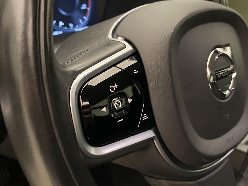 Volvo V60 D3 MOMENTUM AUT - fotka 19 z 41