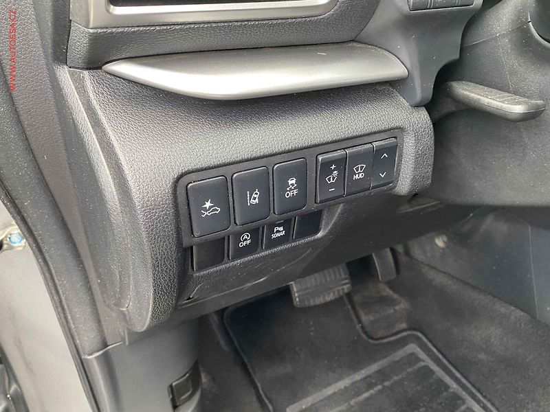 Mitsubishi Eclipse Cross (2020) 1.5T-MiVEC, Instyle, AT - fotka 14 z 18