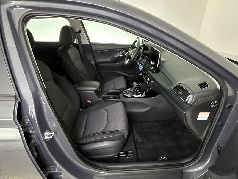 Hyundai i30 Smart DCT - fotka 9 z 26