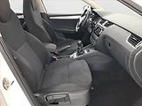 Škoda Octavia (2015) 1.6 TDI, Serv.kniha, Xenony - náhled 9
