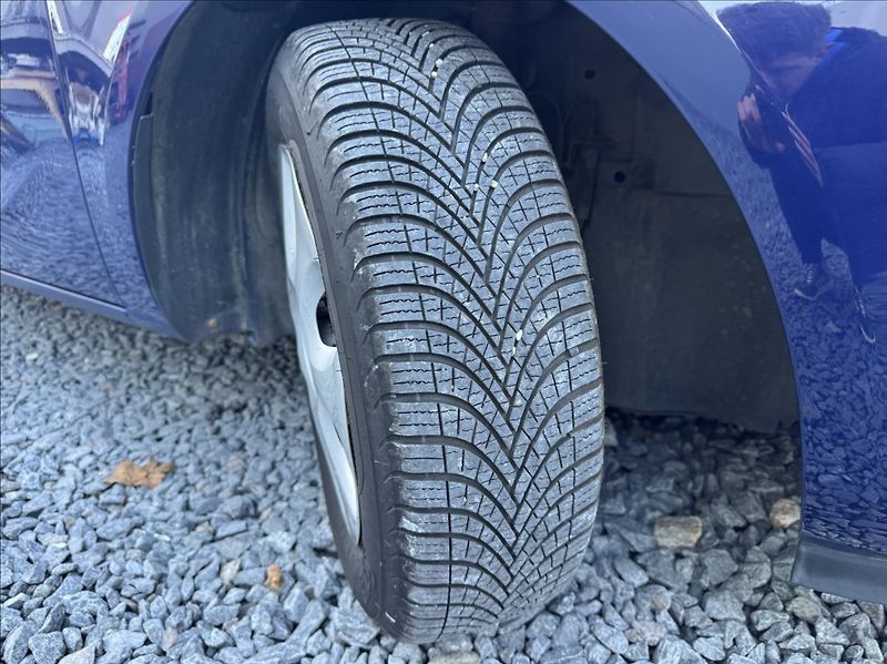 Opel Corsa 1,2 i,51kW,DRIVE,1.maj,původČR - fotka 45 z 50