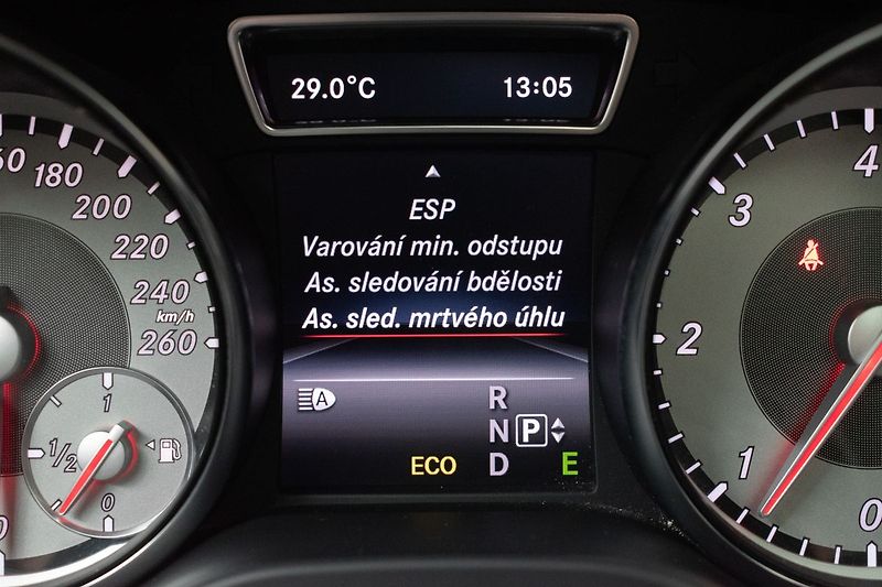 Mercedes-Benz GLA 220d 4MATIC*HARMAN*KAMERA*ČR 1 - fotka 23 z 41