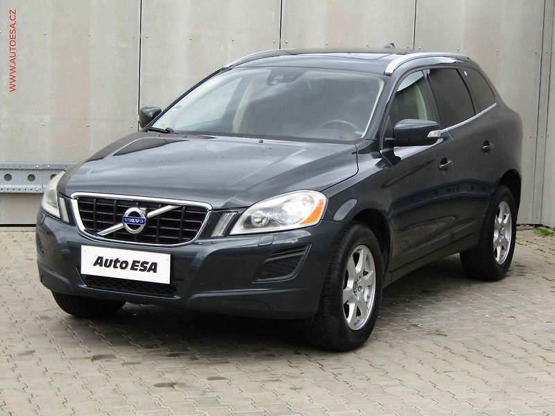Volvo XC60 (2011) 2.0 D3, 1.maj, Panorama - fotka 3 z 24