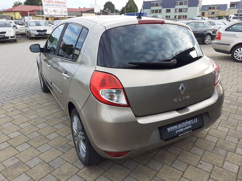 Renault Clio (2009) 1.5 DCi KLIMA - fotka 5 z 20
