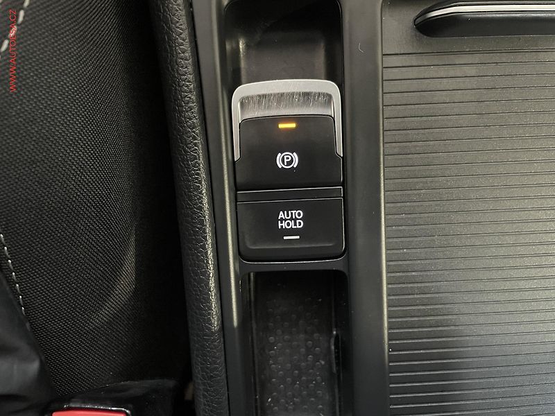 Volkswagen Golf (2019) 1.5TSi, DSG, LED, navi - fotka 16 z 17
