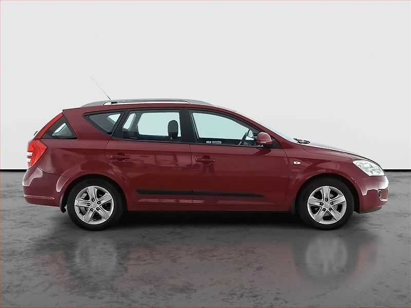 Kia Ceed (2009) 1.4 CVVT, ČR,1.maj - fotka 6 z 16