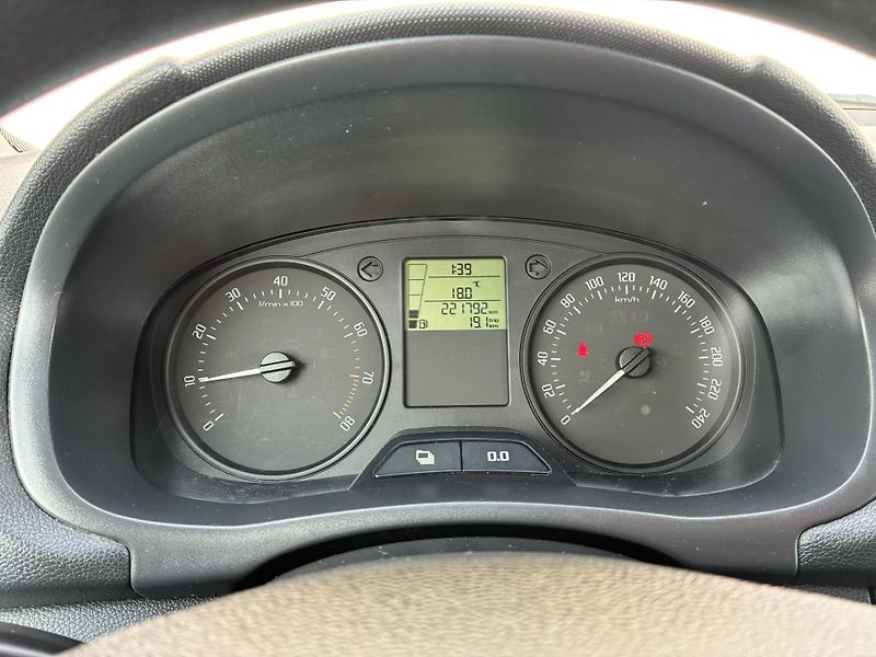 Škoda Fabia 1.2 HTP 12V / 51 kW Active - fotka 14 z 17