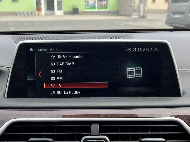 BMW Řada 7 (2017) 750d xDrive Laser Full  - fotka 27 z 39