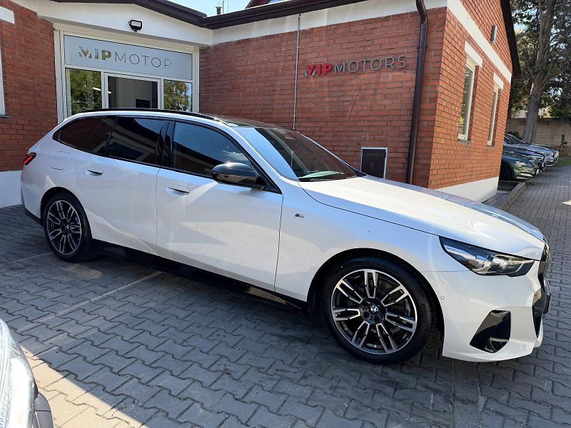 BMW Řada 5 520xD-M PAK-R20-PANO-H&K-TAŽ - fotka 8 z 33