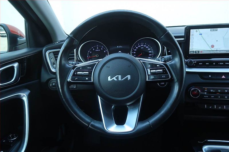 Kia XCeed (2023) Gold 1.5 T-GDI, Serv.kniha - fotka 17 z 25
