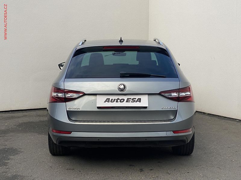 Škoda Superb (2016) 1.6 TDi, Style, DSG, kůže - fotka 5 z 18