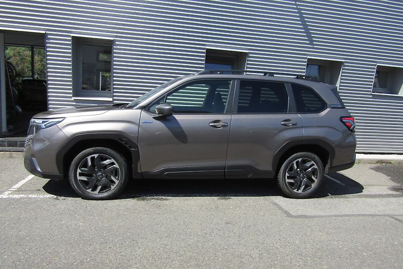 Subaru Forester (2024) FORESTER 2,0i COM NAV po 1.maj - fotka 2 z 21