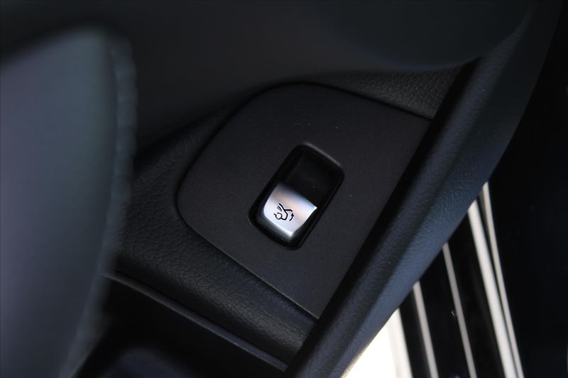 Mercedes-Benz Třídy E 200D AVANTGARDE SERVIS. KN. - fotka 30 z 30