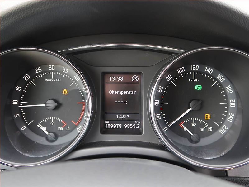 Škoda Superb (2013) Ambition Plus 2.0 TDI, Automat - fotka 11 z 17
