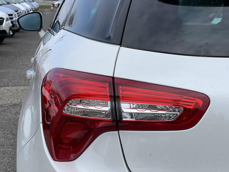 Citroën DS5 2.0HDi AUTOMAT NAVI KAMERA - fotka 41 z 43