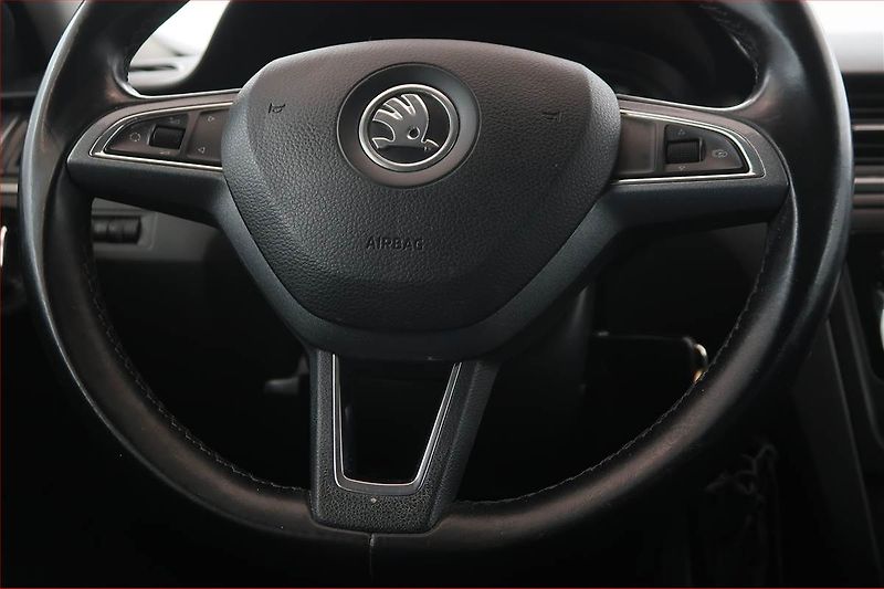 Škoda Rapid (2014) Spaceback 1.2 TSI - fotka 16 z 16