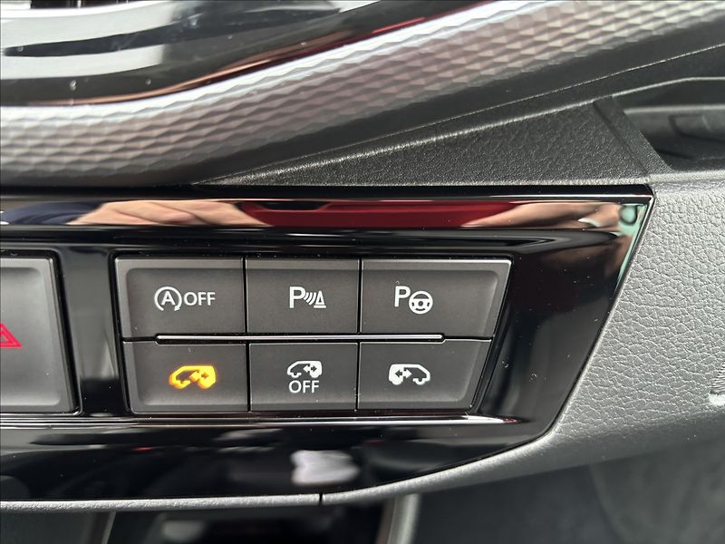 Volkswagen Multivan 2,0 TDi Highline Long DSG - fotka 17 z 23