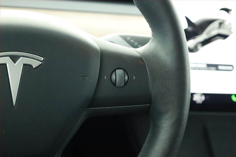 Tesla Model 3 (2021) Long Range 4WD 74kWh, SoH 95% - fotka 14 z 18