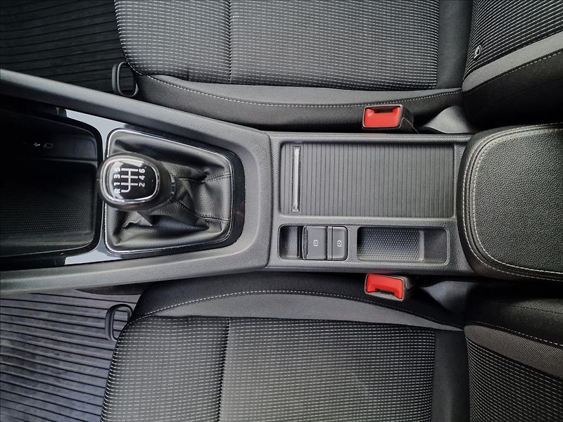 Škoda Octavia 2.0TDI,původ ČR,1.Maj,2x kola - fotka 36 z 50