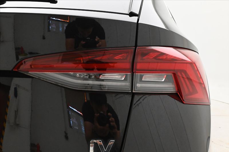 Škoda Octavia 1,4 TSI iV 150kW DSG Style Zár - fotka 30 z 31