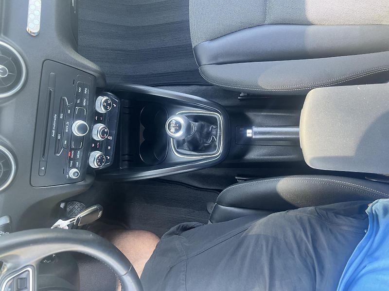 Audi A1 1.2TFSI 63KW,KůŽE,NAVI,2xALU - fotka 35 z 40