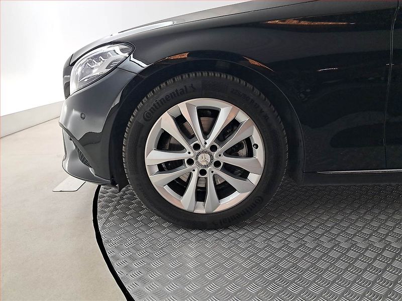 Mercedes-Benz Třídy C (2020) C 200 d - fotka 15 z 18