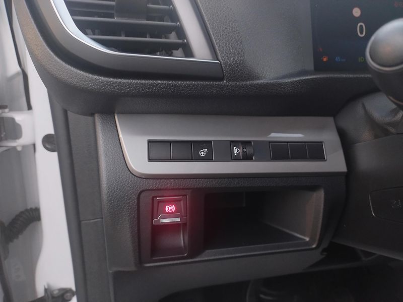 Toyota ProAce Verso (2025) 2.0 6M/T Business Comfort - fotka 11 z 13
