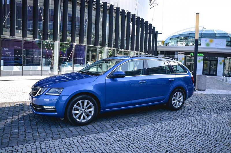 Škoda Octavia Combi 1.5 Tsi G-Tec Style 7st  - fotka 14 z 25