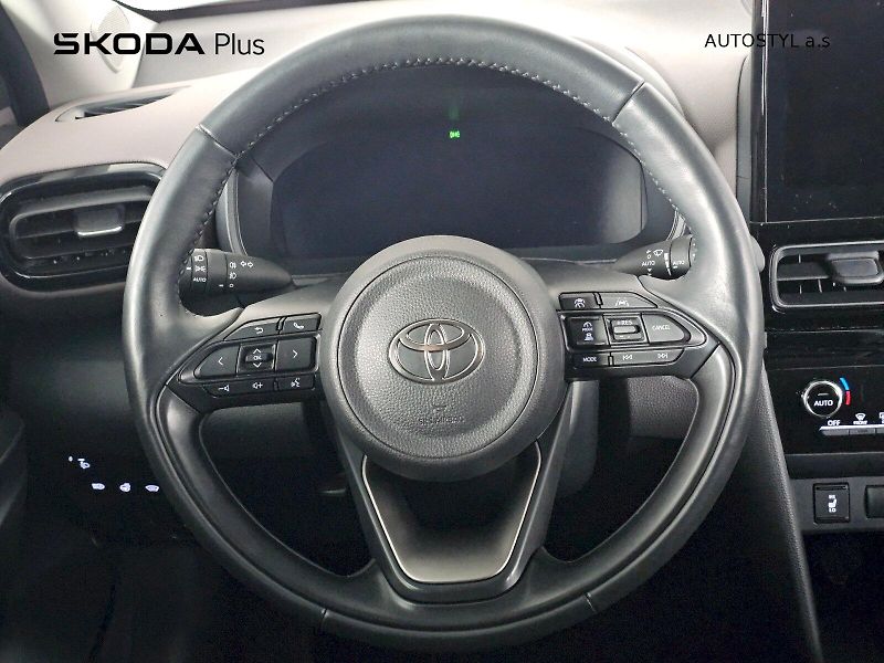 Toyota Yaris Cross (2025) 1.5HEV 130k EXECUTIVE - fotka 5 z 29