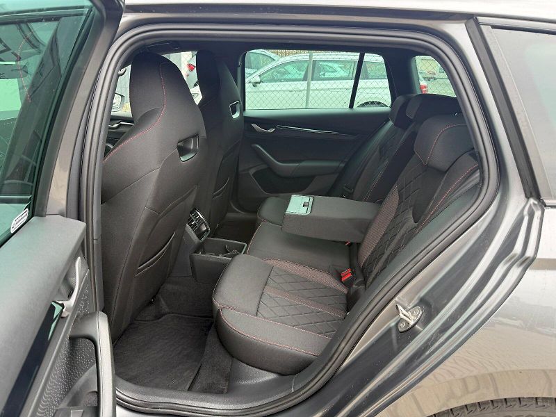 Škoda Octavia (2025) Combi 2.0 TSI 195 kW DSG RS - fotka 10 z 24
