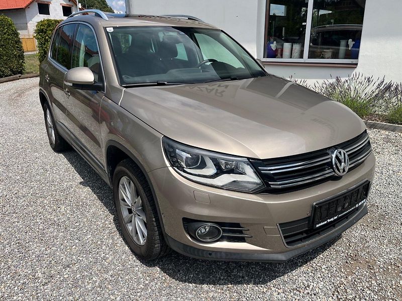 Volkswagen Tiguan (2011) 2.0 TDI 4 MOTION, Bi-Xenon - fotka 2 z 25