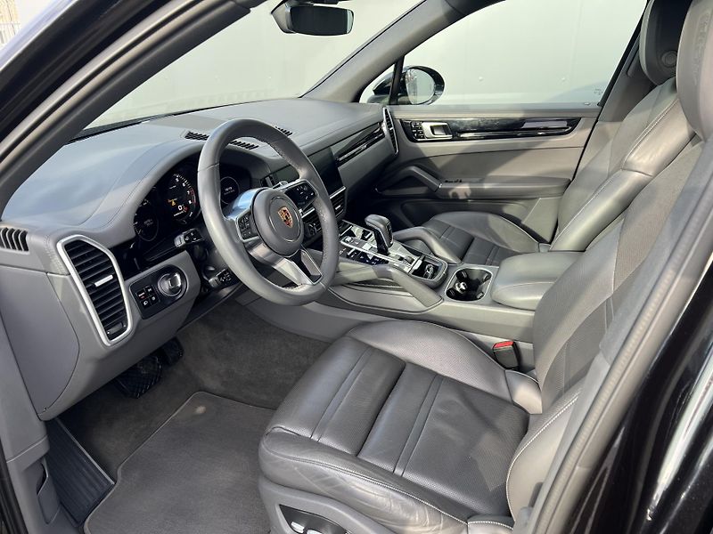 Porsche Cayenne (2018) 3.0i*V6*250KW*E-Hybrid - fotka 9 z 40