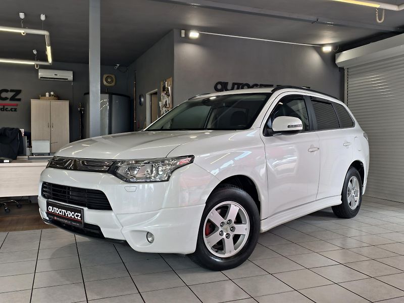 Mitsubishi Outlander 2.2 DI-D 4x4, 7MÍST, INSTYLE - fotka 3 z 24