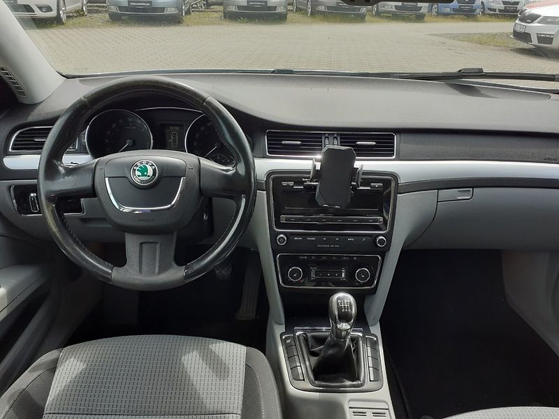 Škoda Superb (2009) 2.0 TDi  ČR - fotka 7 z 29