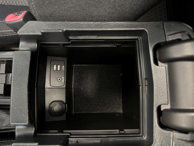 Subaru Forester 2.0D Comfort, 6MT, CZ, 1. maj. - fotka 34 z 47