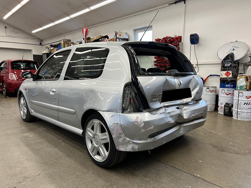 Renault Clio Sport 2.0l 124 kW - fotka 4 z 16