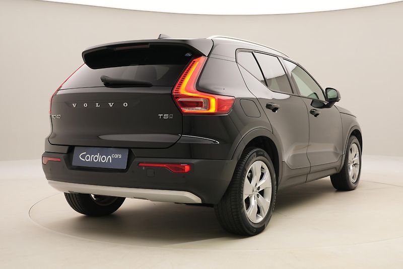 Volvo XC40 T5 AWD MOMENTUM AUT - fotka 12 z 45